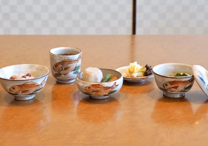 お食い初め 京のやきもの 泉涌寺 俊山窯 泉涌寺のふもとで 京焼 清水焼 の伝統を継承し現代感覚に反映させた作品を製造 販売しています お食い初め 京のやきもの 泉涌寺 俊山窯 泉涌寺のふもとで 京焼 清水焼 の伝統を継承し現代感覚に反映させた作品を製造 販売しています